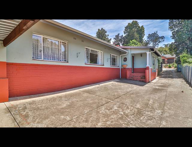 4 BEDROOM HOUSE FOR SALE IN BOUGHTON